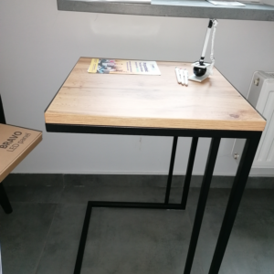 Stolik w stylu loft